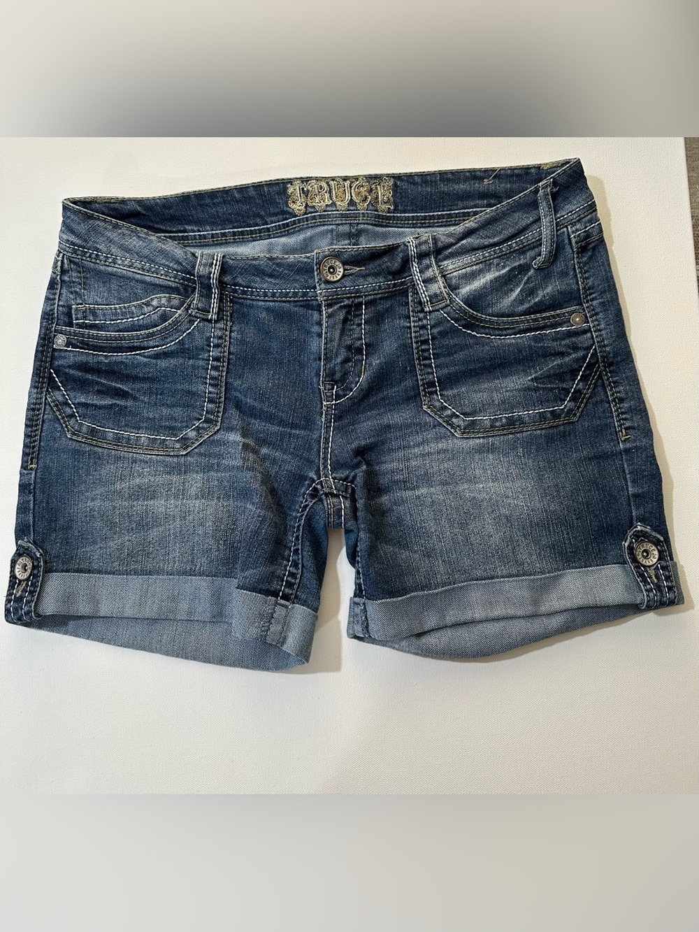 Vintage TRUCE Y2K Denim Shorts Women's Size 11 Low Rise Contrast Stitch Cuffed